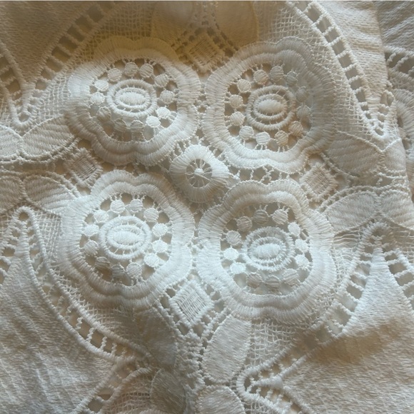 Women’s Abercrombie & Fitch Lined Lace Skirt Size 0 - Picture 4 of 12